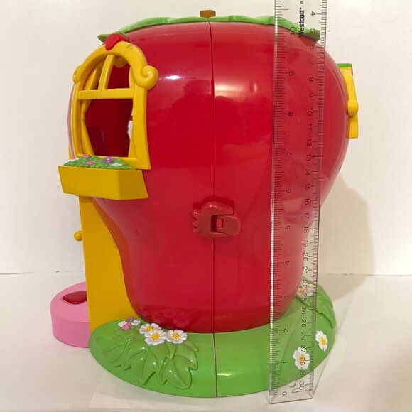 Strawberry Shortcake Berry Happy Home Playset with Doll & Accessories Vintage - Picture 8 of 15